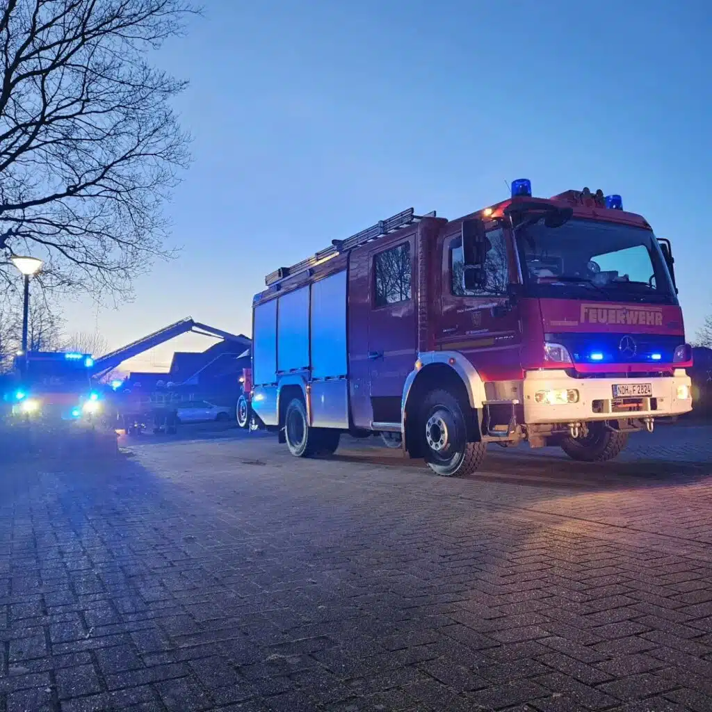 Hilfeleistungslöschfahrzeug und Hubrettungsbühne