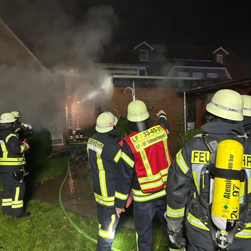 Gruppenführer weißt Personal ein.