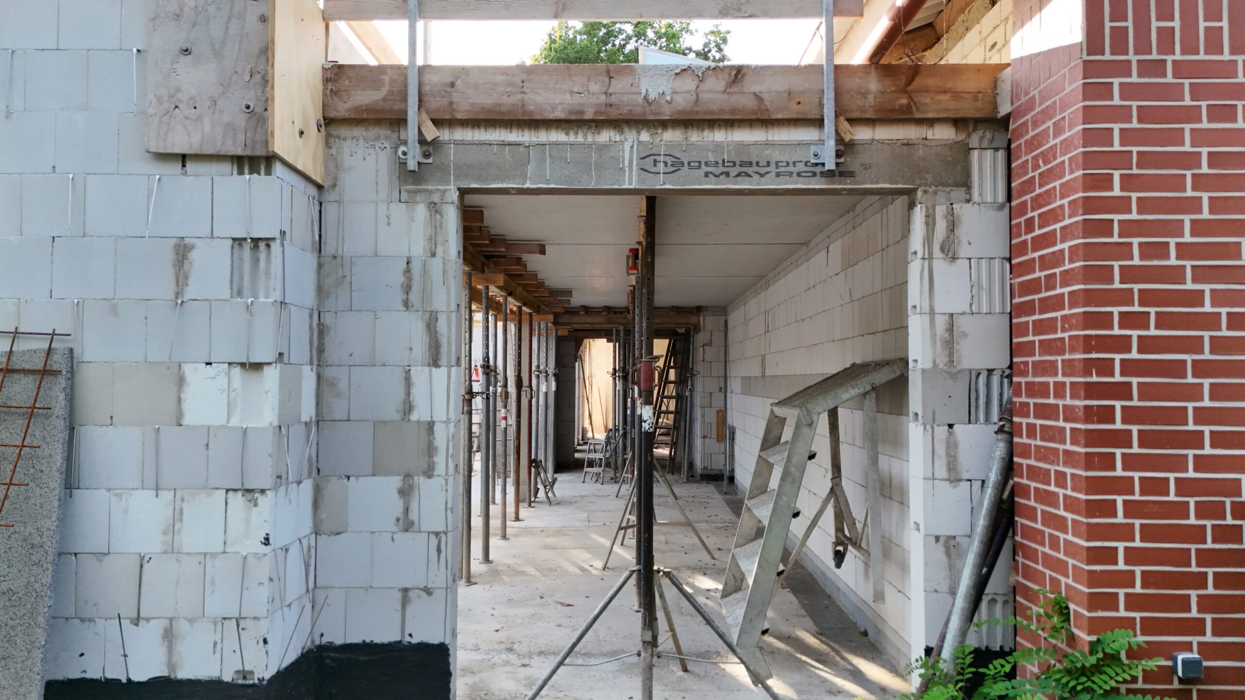 Teile der Decke entstehen